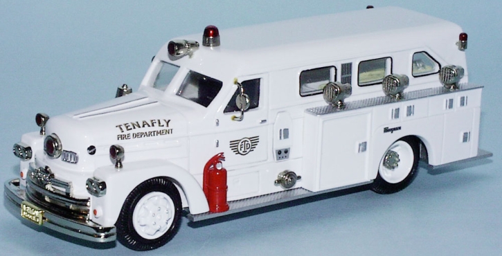 1962 Seagrave Rescue-Pumper Tenafly Fire Dept. GOLD COL. blanc 1/43 tout monté