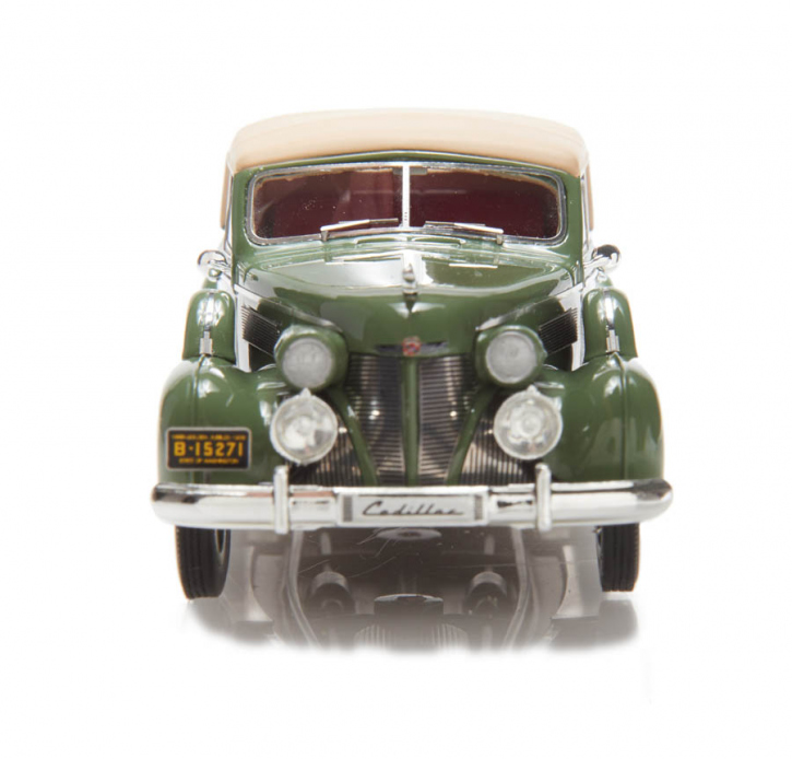 1939 Cadillac 75 Fleetwood Convertible Sedan - a photo on