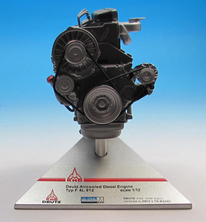 Deutz Motor Luft gekühlt F 4L 912 anthrazit 1/12 Zinnlegierung Fertigmodell