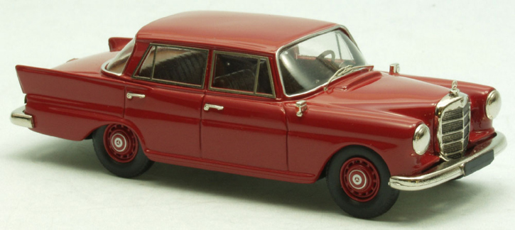 1961-1965 Mercedes 190 C 4-door Saloon "Heckflosse" rot 1/43 Zinnlegierung