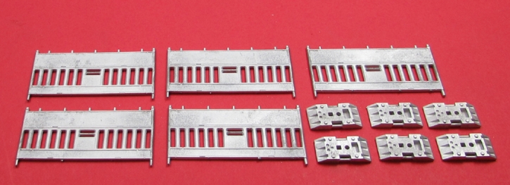 Traffic Barriers 01 5 pieces + Base 01 6 pieces + Decal 1/43 whitemetal/pewter Traffic Barriers 01 5 pieces + Base 01 6 pieces + Decal 1/43 whitemetal/pewter