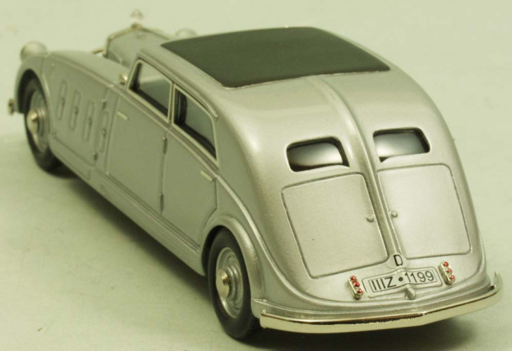 1932 Maybach DS8 Zeppelin Streamline (Spohn Ravensburg) argent 1/43 tout monté-TW335-1