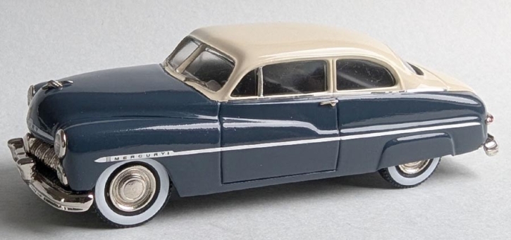 1950 Mercury 8 Club Coupe blau-beige 1/43 Zinnlegierung Fertigmodell