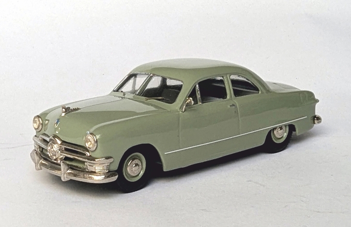 1950 Ford Club Coupe V8 grün 1/43 Zinnlegierung Fertigmodell