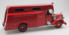 1947 Mack Typ L F.D.N.Y. Rescue Truck No.1 rot 1/43 Fertigmodell