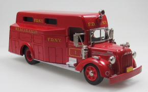 1947 Mack Typ L F.D.N.Y. Rescue Truck No.1 rot 1/43 Fertigmodell