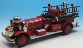 1931 Ahrens-Fox NS4 Piston Pumper East Providence RI rot 1/43 Fertigmodell