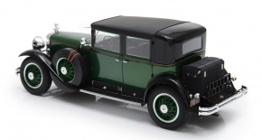 1928 Cadillac Series 341A "Al Capone" Town Sedan green-black 1/24 ready made