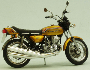 1972 Kawasaki 750 H2 "Mach IV" 1972 gold 1/18 Fertigmodell