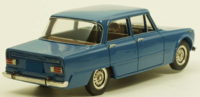 Alfa Romeo Nuova Super 1,6 blau 1/24 Zinnlegierung Fertigmodell