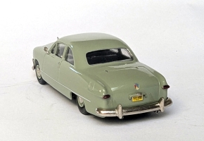 1950 Ford Club Coupe V8 grün 1/43 Zinnlegierung Fertigmodell